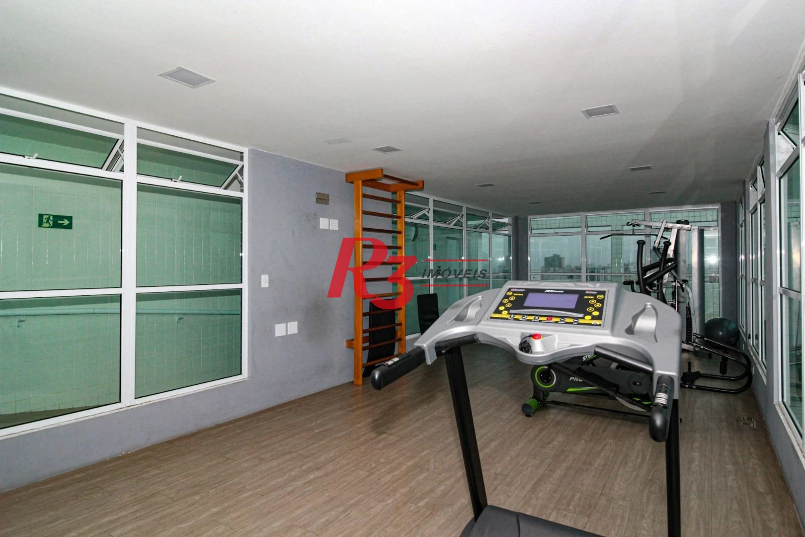 Apartamento com 2 dormitórios à venda, 68 m² por R$ 670.000,00 - Marapé - Santos/SP