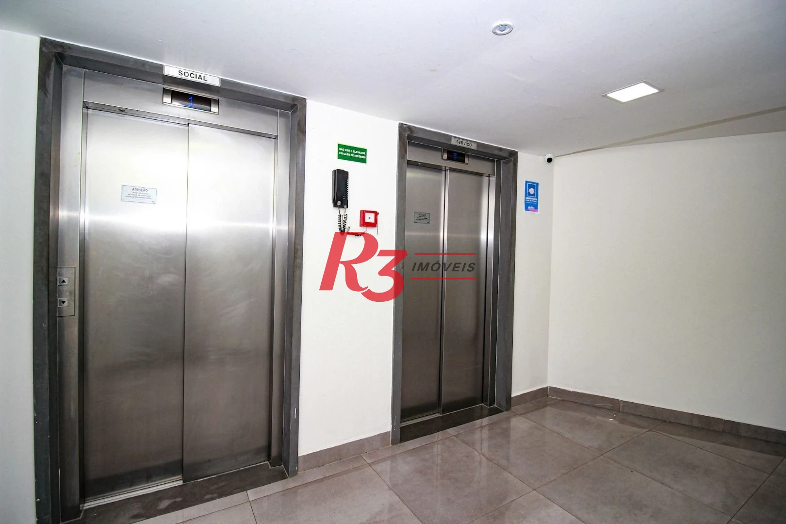 Apartamento com 2 dormitórios à venda, 68 m² por R$ 670.000,00 - Marapé - Santos/SP