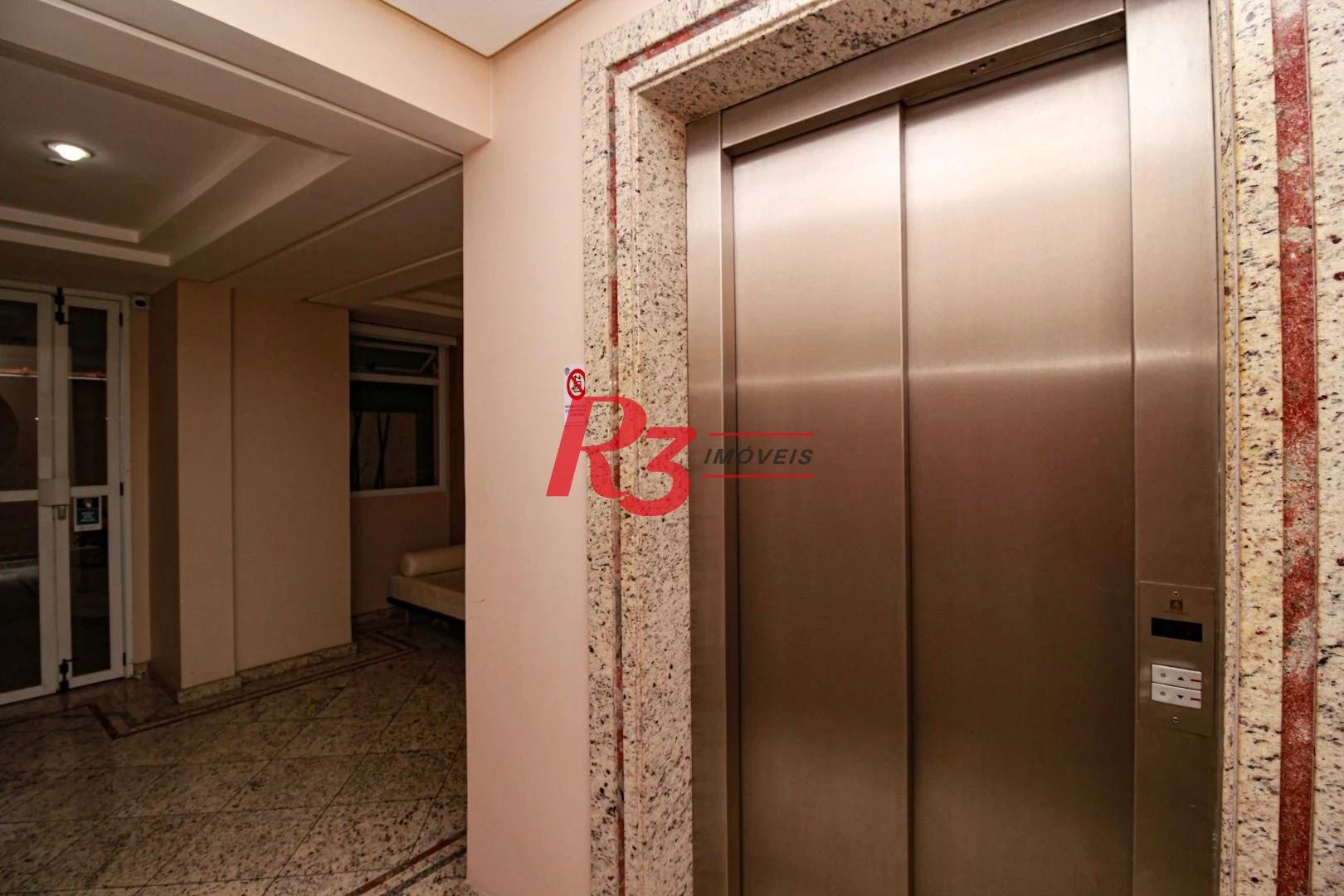 Apartamento com 3 dormitórios à venda, 105 m² por R$ 999.900,00 - Gonzaga - Santos/SP