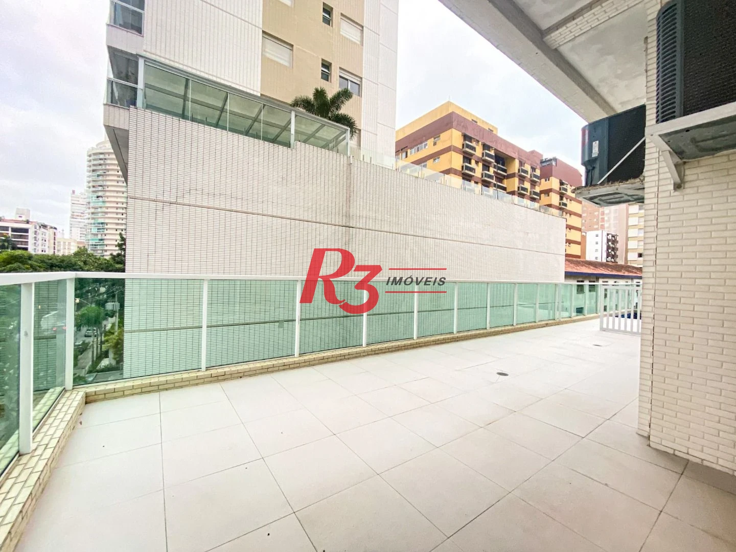 Apartamento com 3 dormitórios à venda, 129 m² por R$ 2.240.000,00 - Gonzaga - Santos/SP