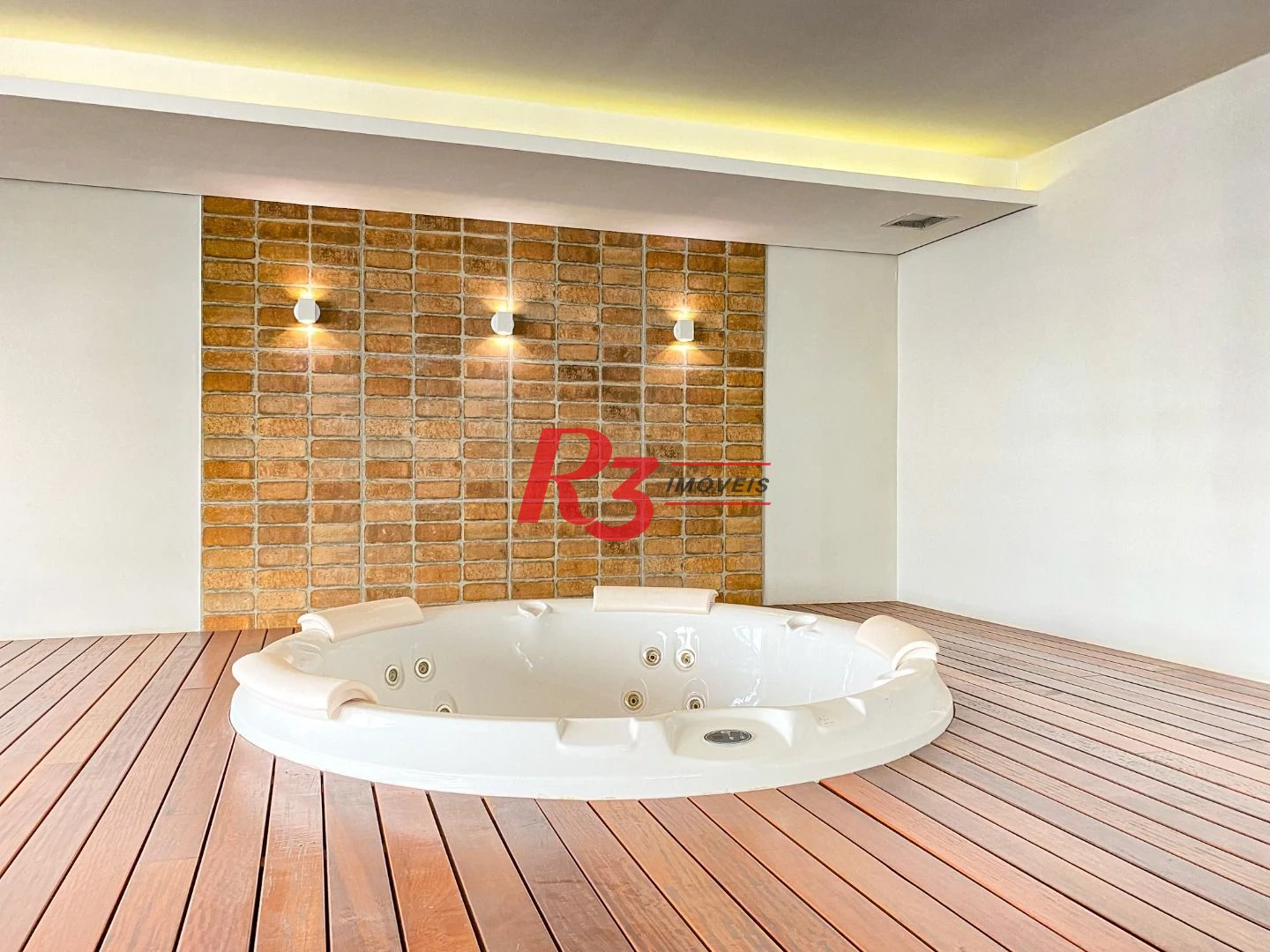 Apartamento com 2 dormitórios à venda, 82 m² por R$ 1.250.000,00 - Gonzaga - Santos/SP