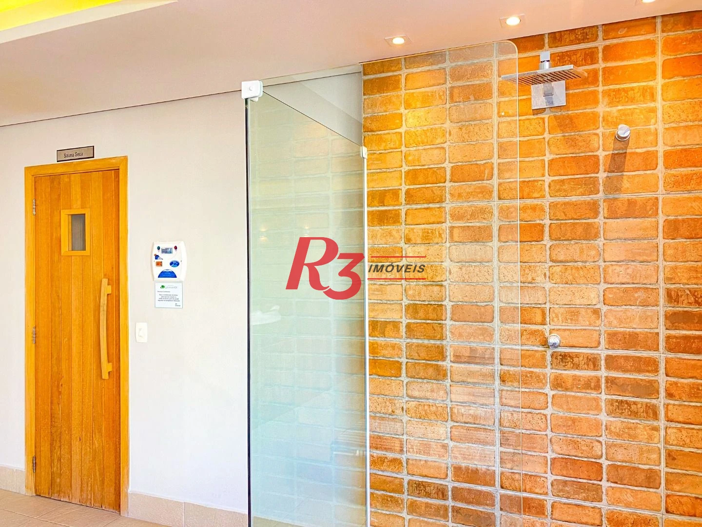 Apartamento com 2 dormitórios à venda, 82 m² por R$ 1.250.000,00 - Gonzaga - Santos/SP