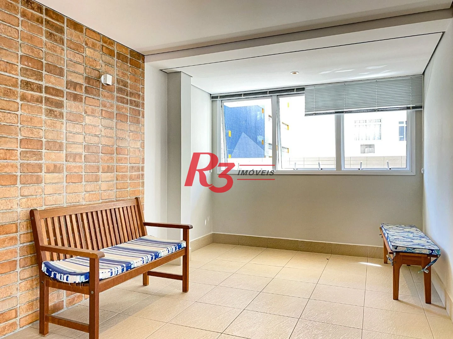 Apartamento com 2 dormitórios à venda, 82 m² por R$ 1.250.000,00 - Gonzaga - Santos/SP