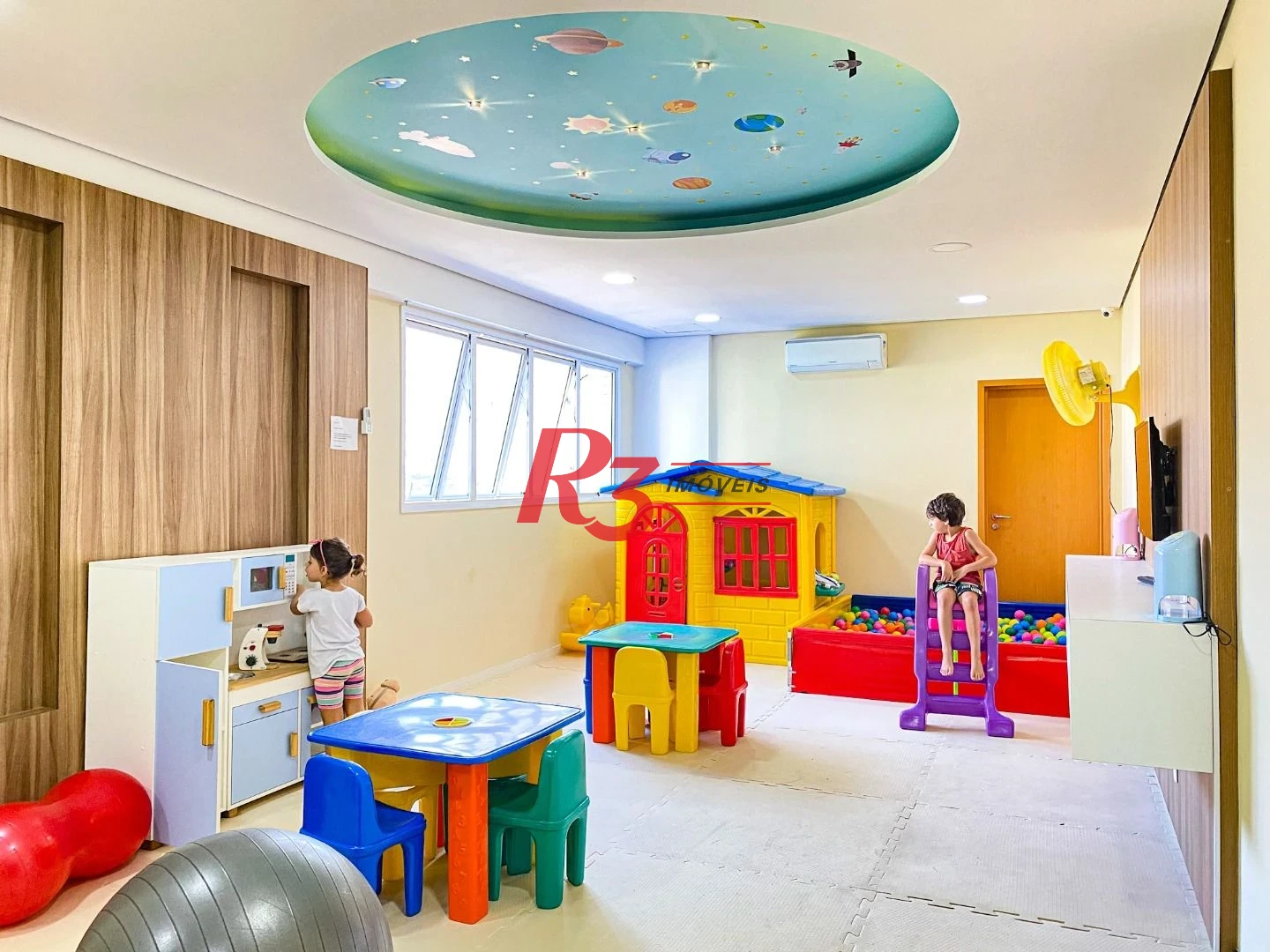 Apartamento com 2 dormitórios à venda, 82 m² por R$ 1.250.000,00 - Gonzaga - Santos/SP