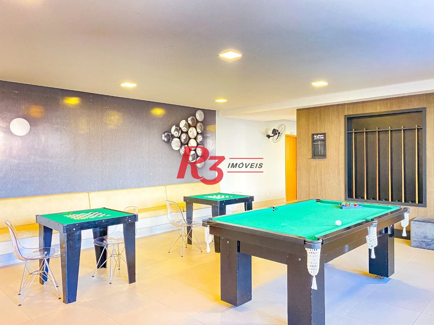 Apartamento com 2 dormitórios à venda, 82 m² por R$ 1.250.000,00 - Gonzaga - Santos/SP