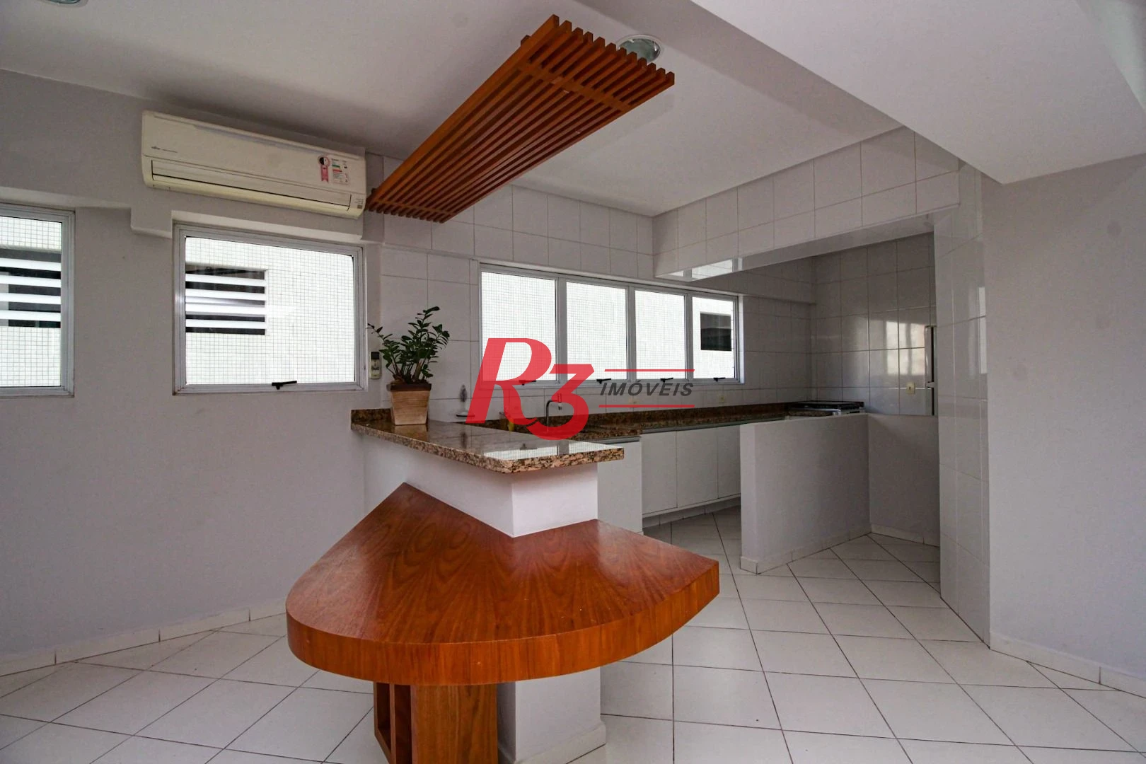 Apartamento com 3 dormitórios à venda, 123 m² por R$ 1.600.000,00 - Pompéia - Santos/SP