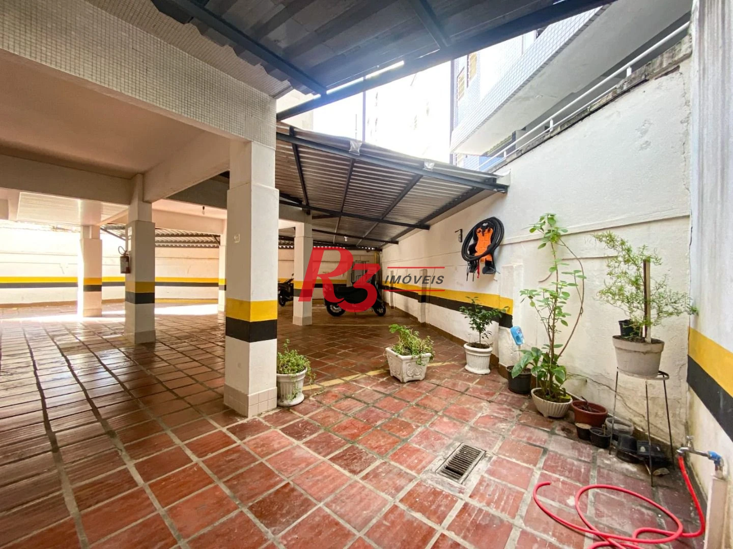 Apartamento com 2 dormitórios à venda, 78 m² por R$ 630.000,00 - Gonzaga - Santos/SP
