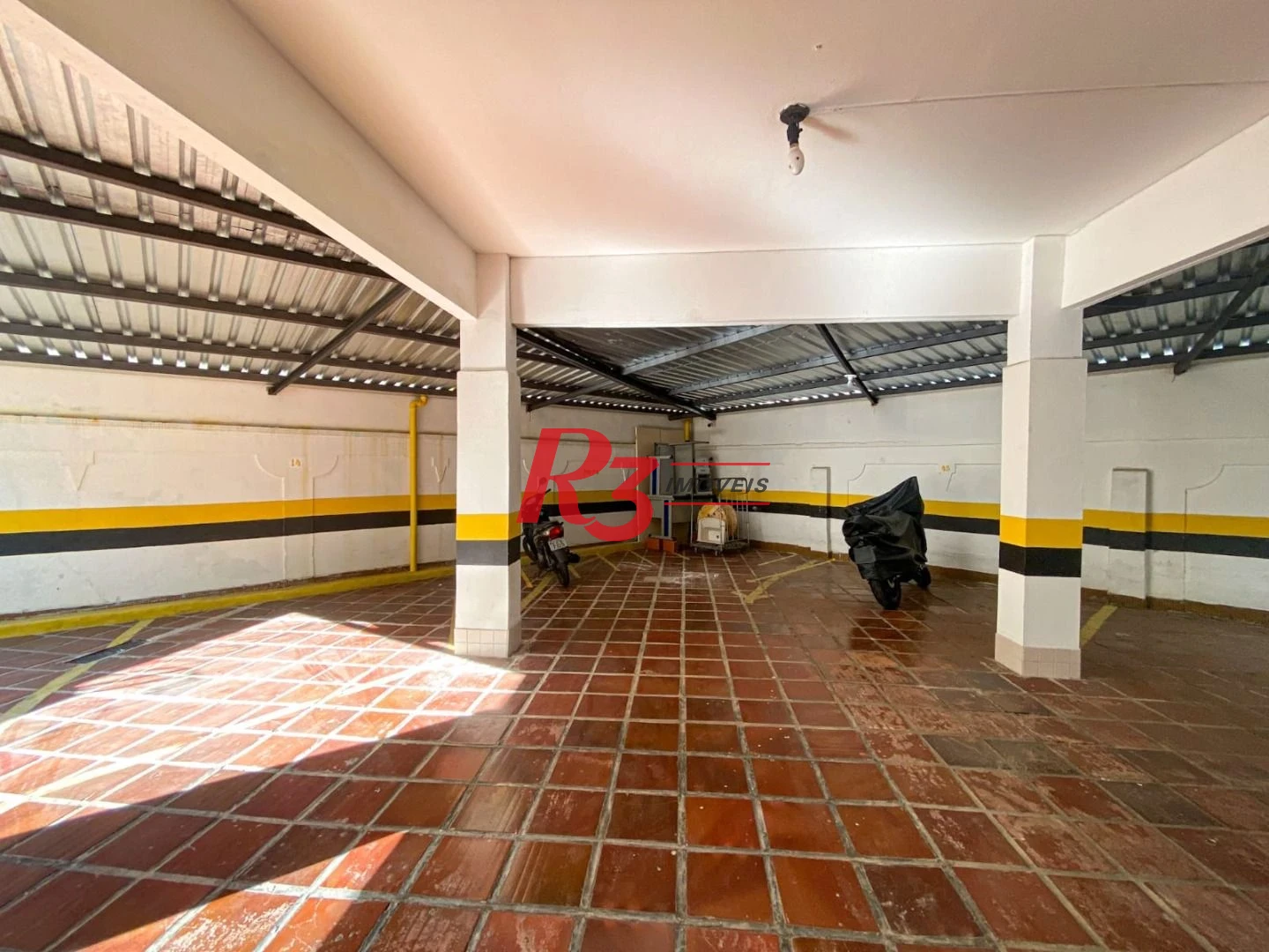 Apartamento com 2 dormitórios à venda, 78 m² por R$ 630.000,00 - Gonzaga - Santos/SP