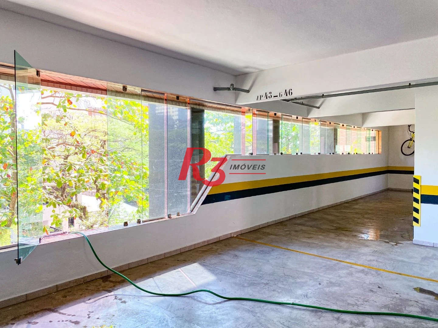 Apartamento com 3 dormitórios à venda, 132 m² por R$ 1.599.900,00 - Embaré - Santos/SP