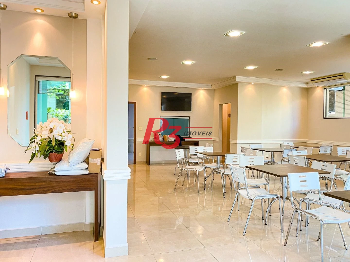 Apartamento com 3 dormitórios à venda, 132 m² por R$ 1.599.900,00 - Embaré - Santos/SP