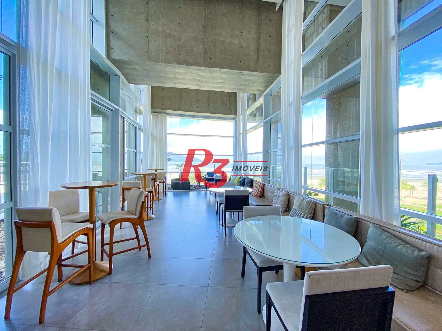 Apartamento com 1 dormitório para alugar, 54 m² por R$ 5.500,02/mês - Pompéia - Santos/SP