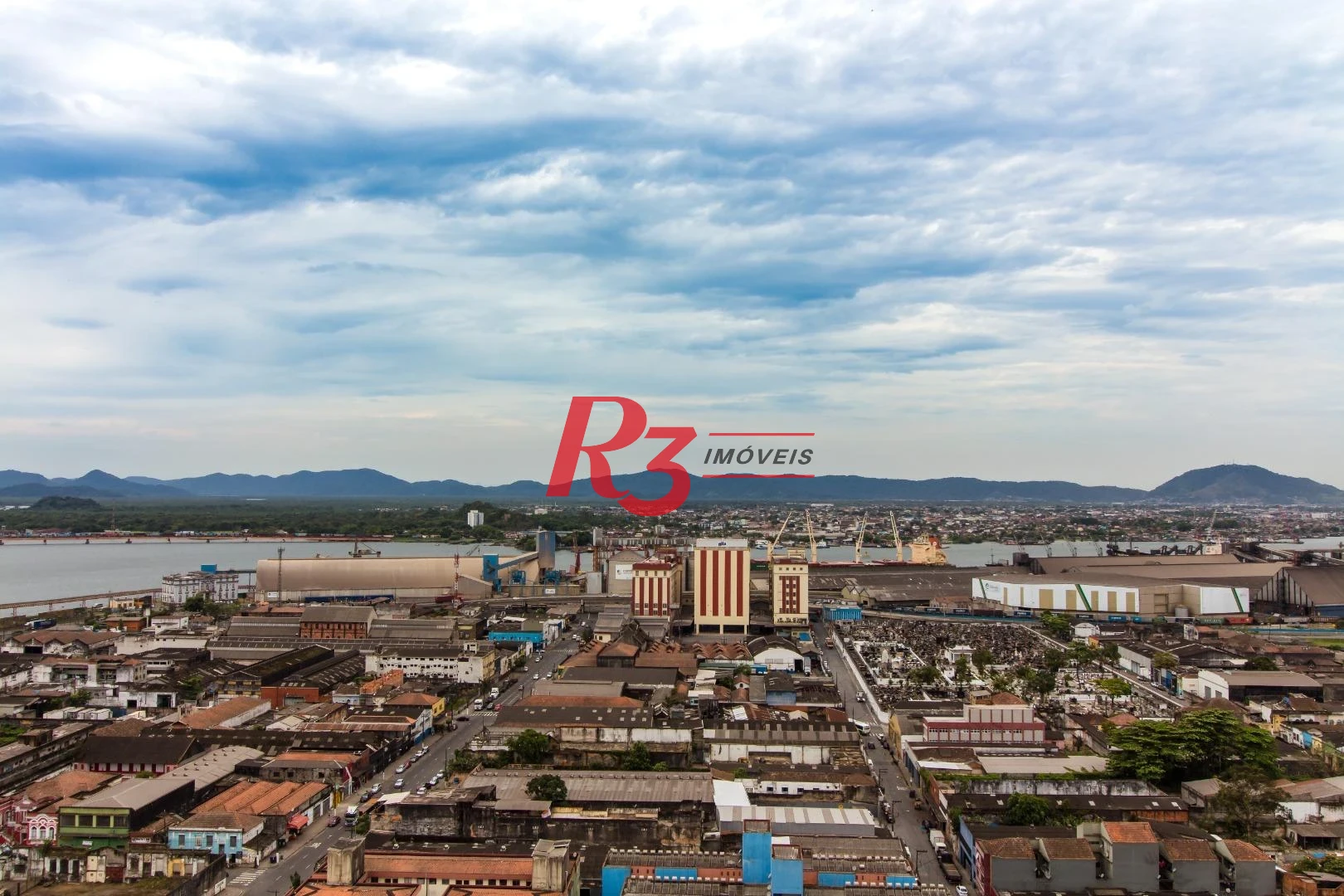 Sala, 97 m² - venda por R$ 1.200.000,00 ou aluguel por R$ 8.500,00/mês - Centro - Santos/SP