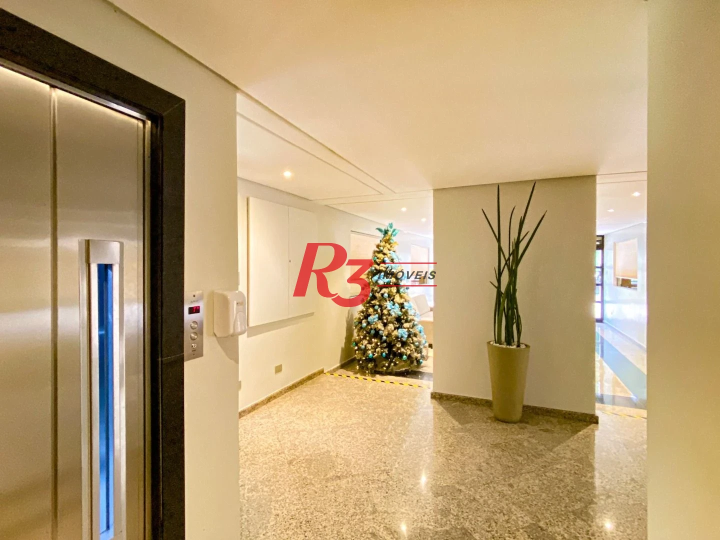 VENDO Excelente Oportunidade - Apartamento Duplex com 4 dormitórios, 229 m² no Bairro do Gonzaga.