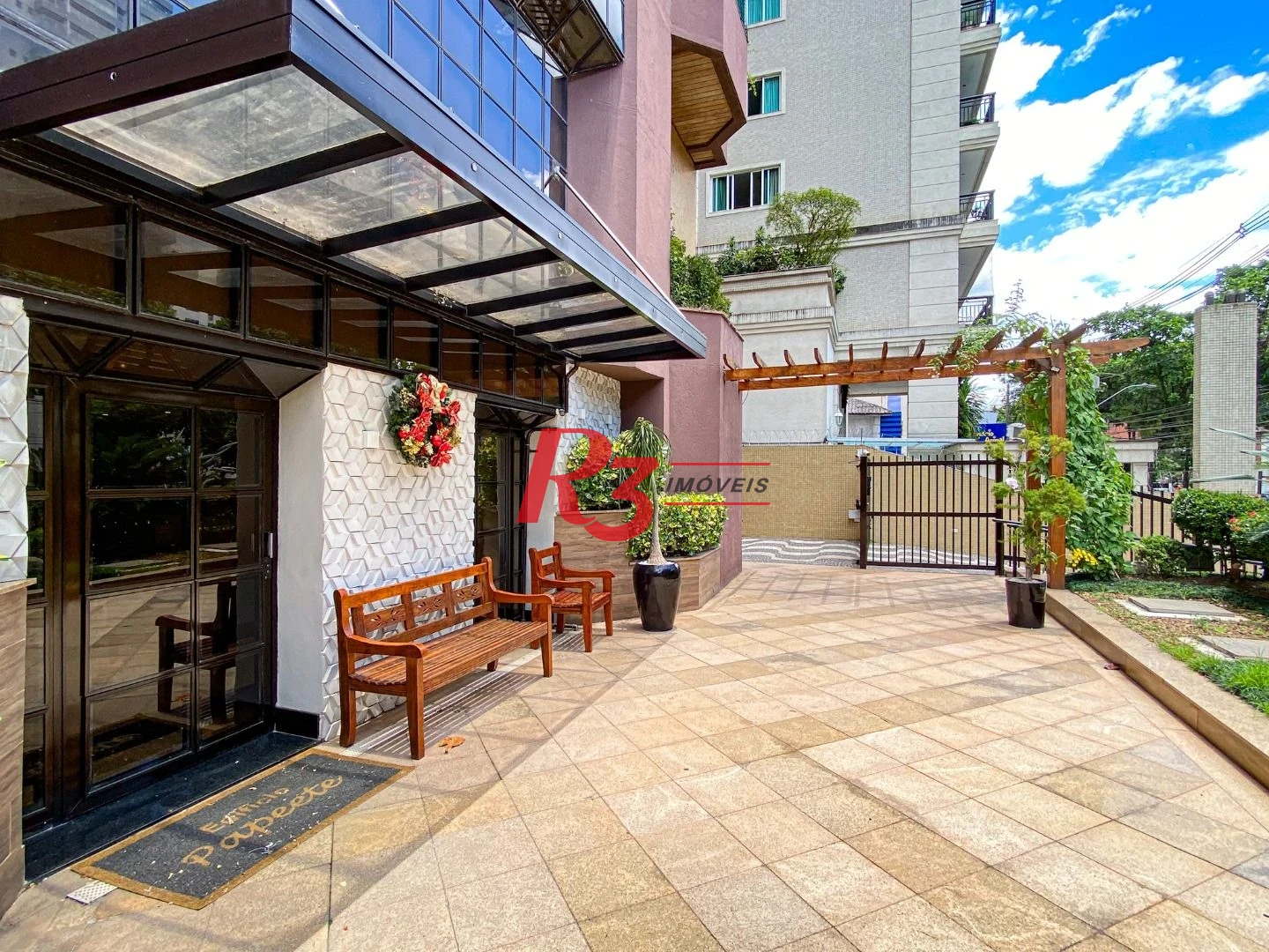 VENDO Excelente Oportunidade - Apartamento Duplex com 4 dormitórios, 229 m² no Bairro do Gonzaga.