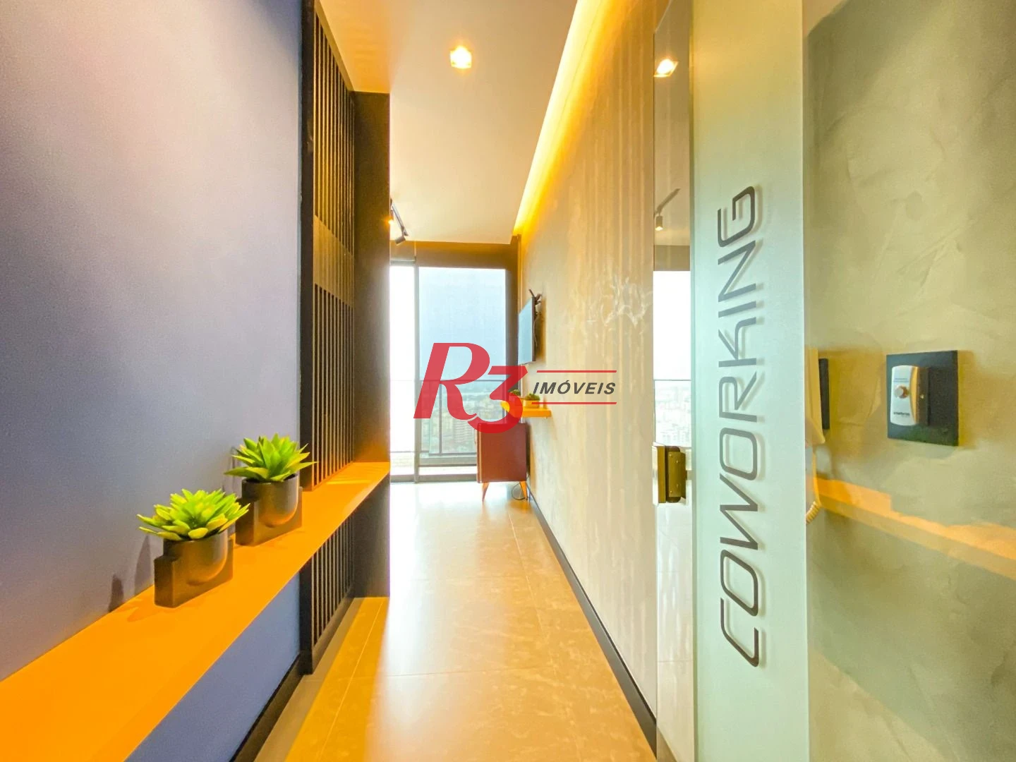 Apartamento com 1 suíte para alugar, 54 m² por R$ 6.100/mês - Boqueirão - Santos/SP