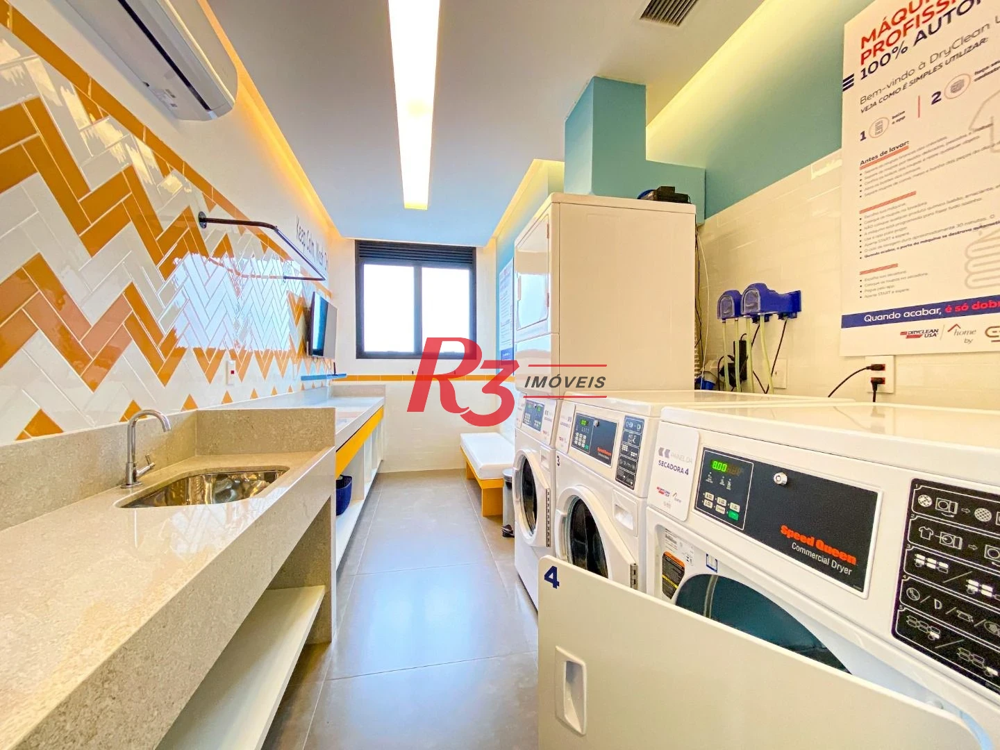 Apartamento com 1 suíte para alugar, 54 m² por R$ 6.100/mês - Boqueirão - Santos/SP