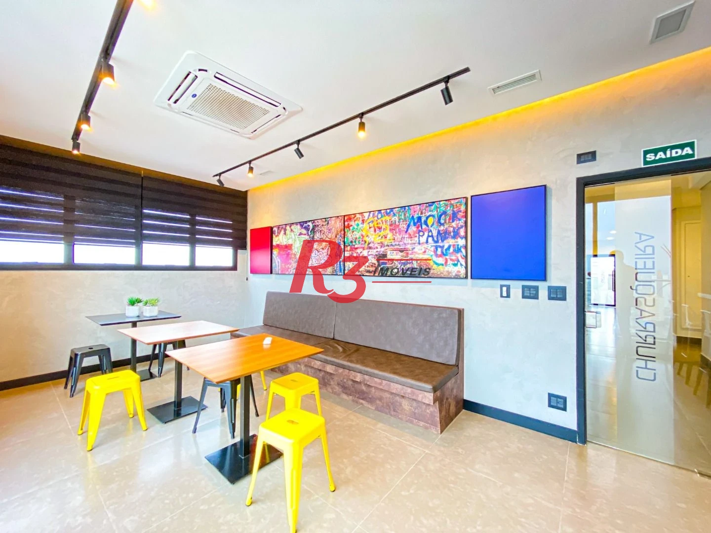 Apartamento com 1 suíte para alugar, 54 m² por R$ 6.100/mês - Boqueirão - Santos/SP