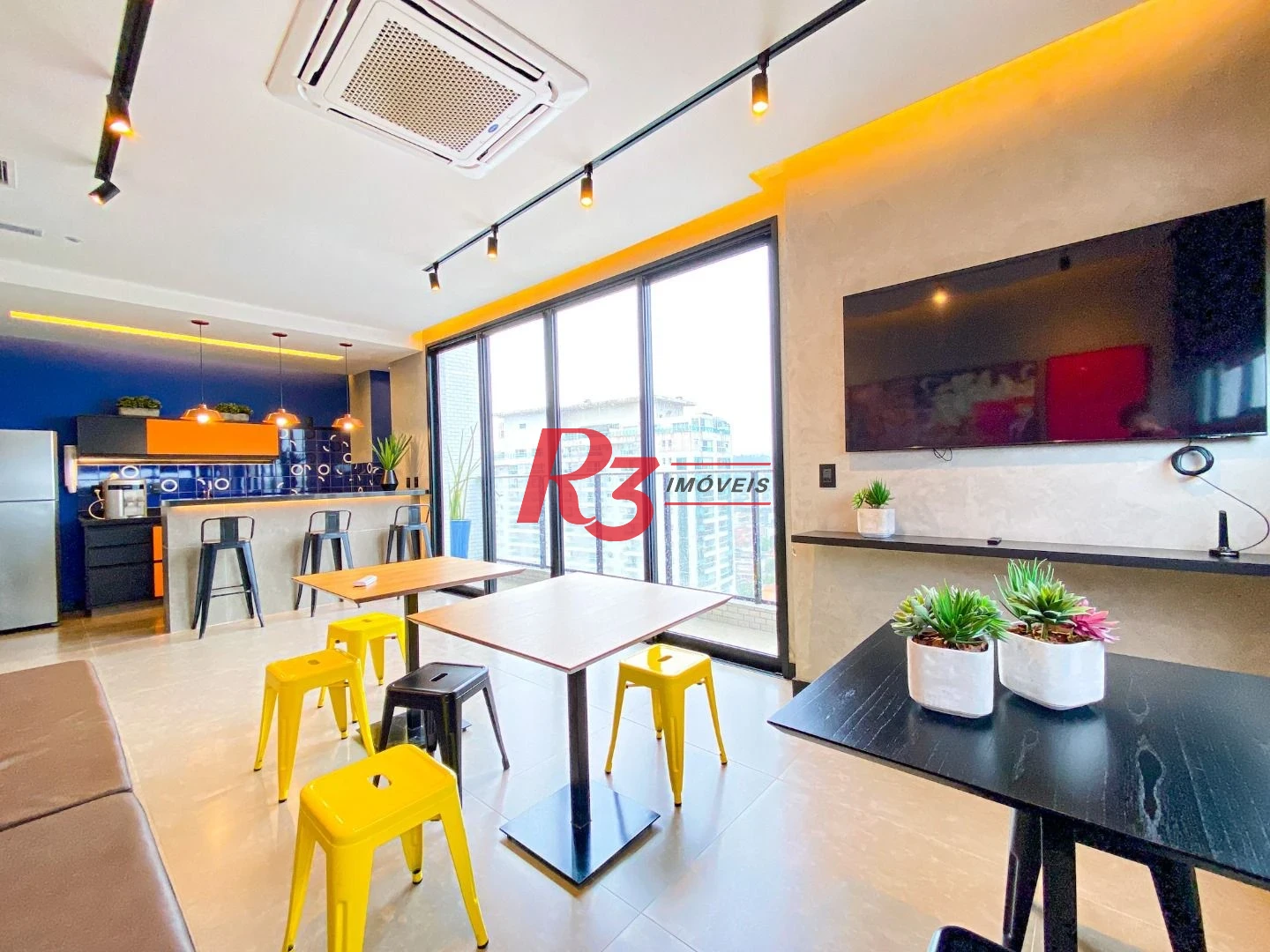 Apartamento com 1 suíte para alugar, 54 m² por R$ 6.100/mês - Boqueirão - Santos/SP