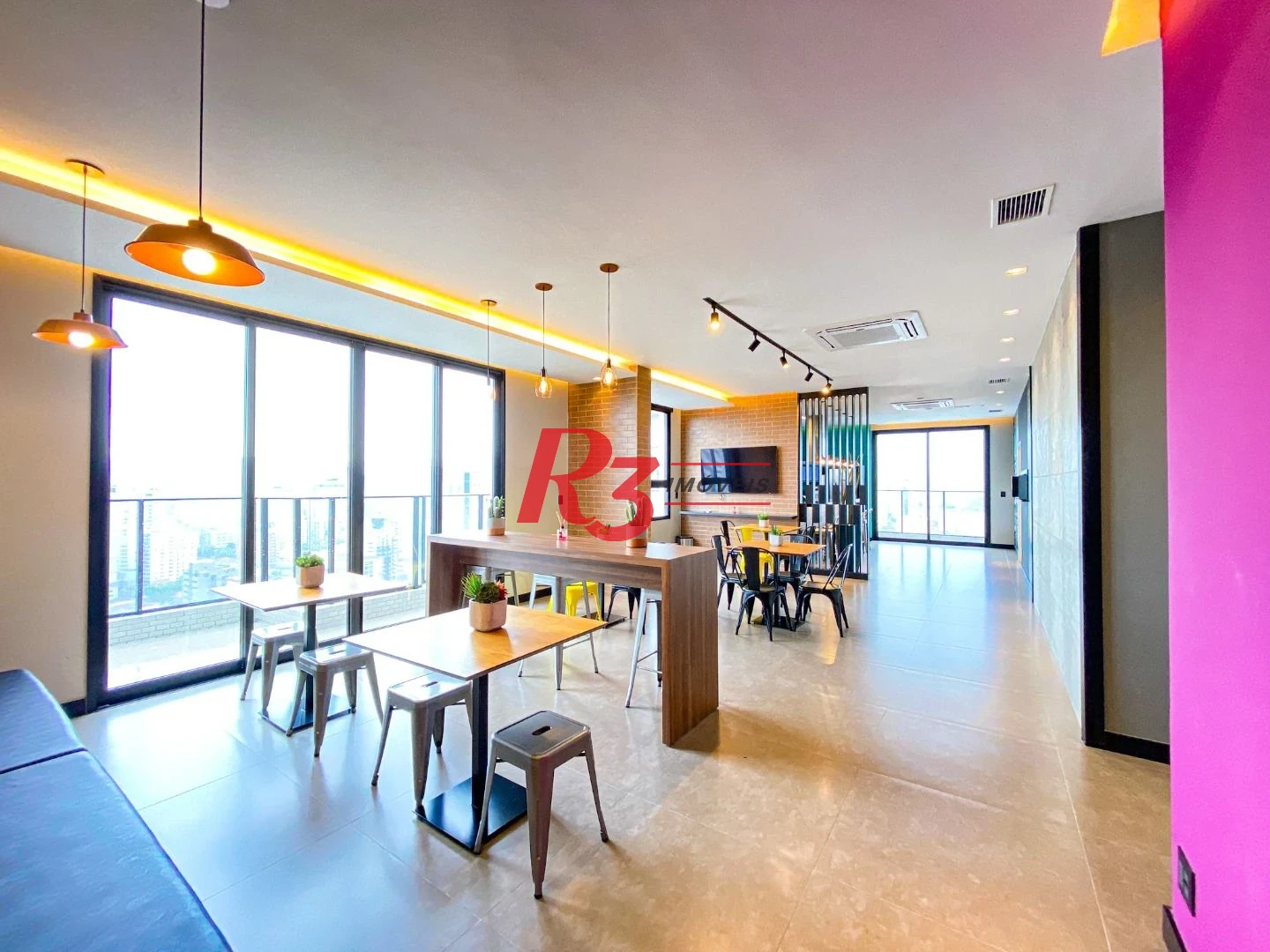 Apartamento com 1 suíte para alugar, 54 m² por R$ 6.100/mês - Boqueirão - Santos/SP