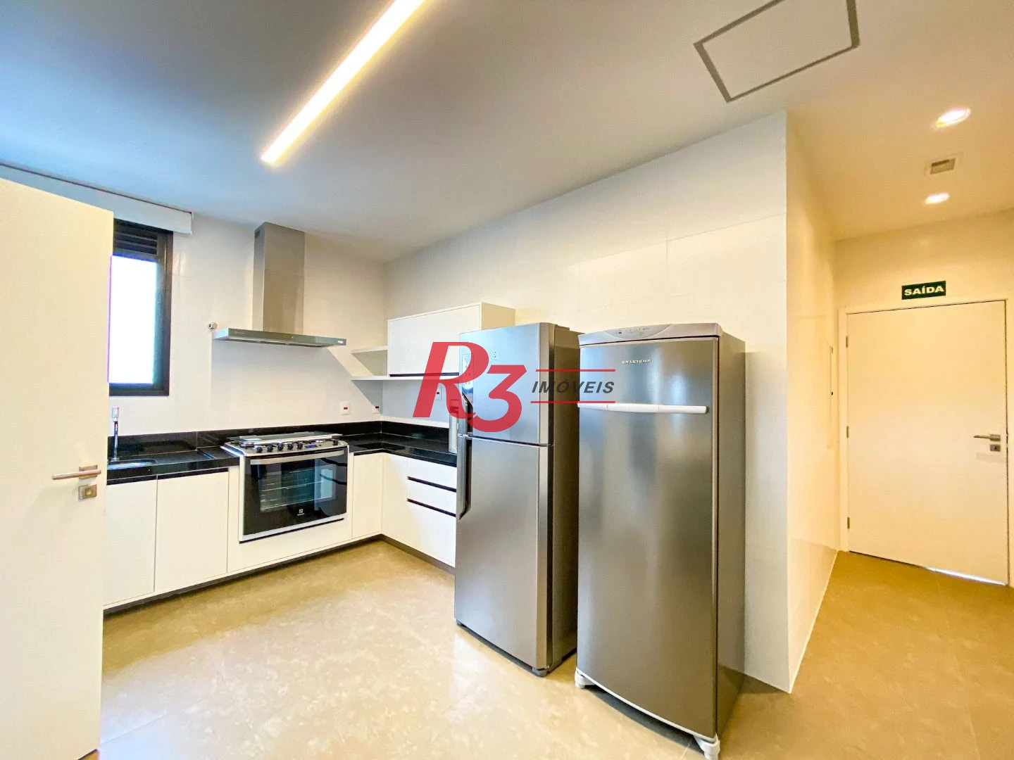 Apartamento com 1 suíte para alugar, 54 m² por R$ 6.100/mês - Boqueirão - Santos/SP