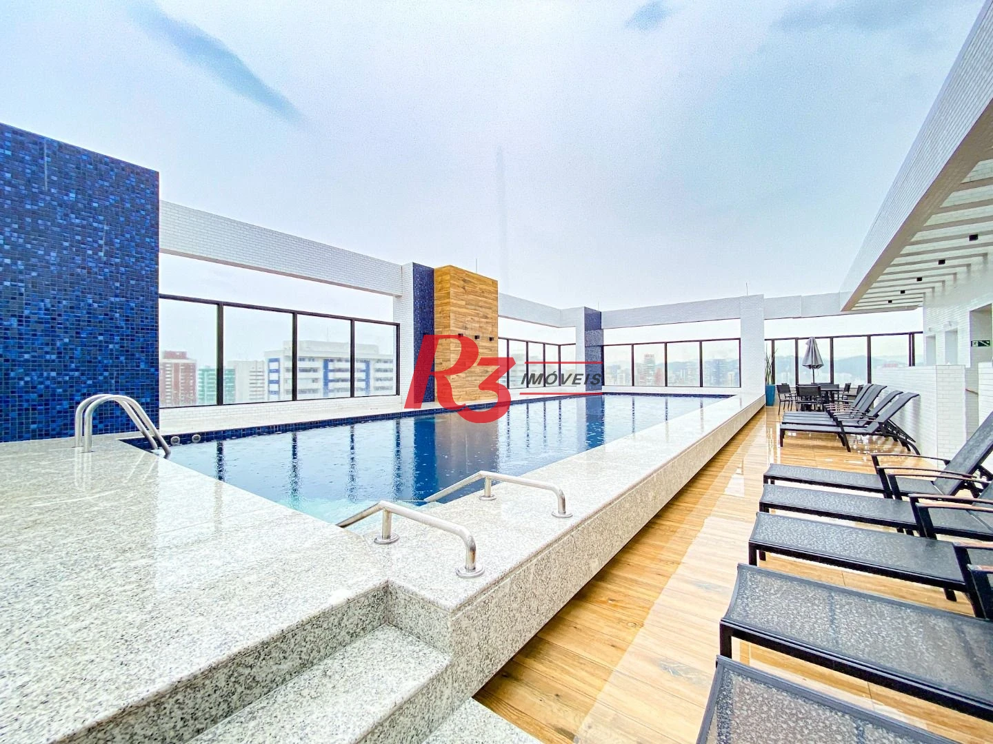 Apartamento com 1 suíte para alugar, 54 m² por R$ 6.100/mês - Boqueirão - Santos/SP