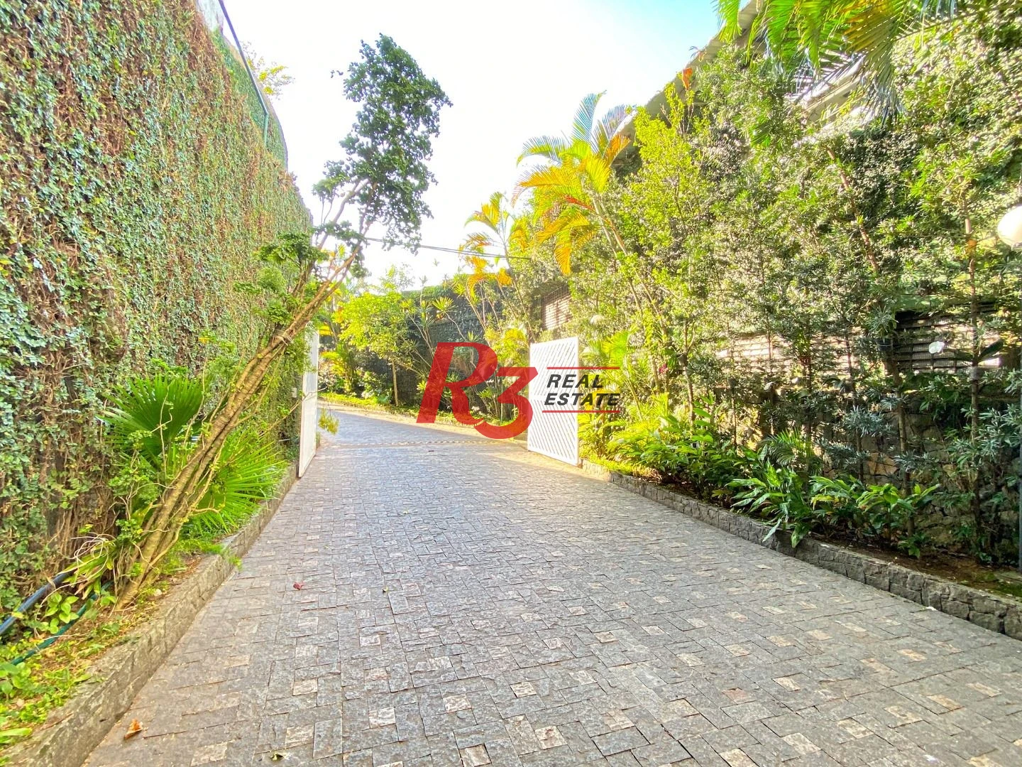 Apartamento com 3 dormitórios à venda, 235 m² por R$ 2.000.000,00 - Ilha Porchat - São Vicente/SP