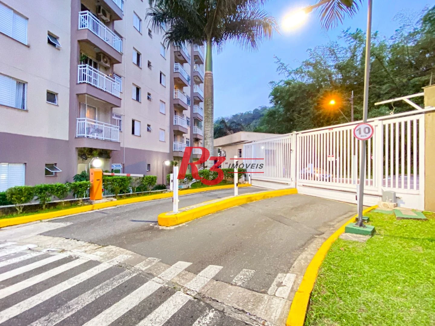 Apartamento com 2 dormitórios à venda, 55 m² por R$ 320.000,00 - Morro Nova Cintra - Santos/SP