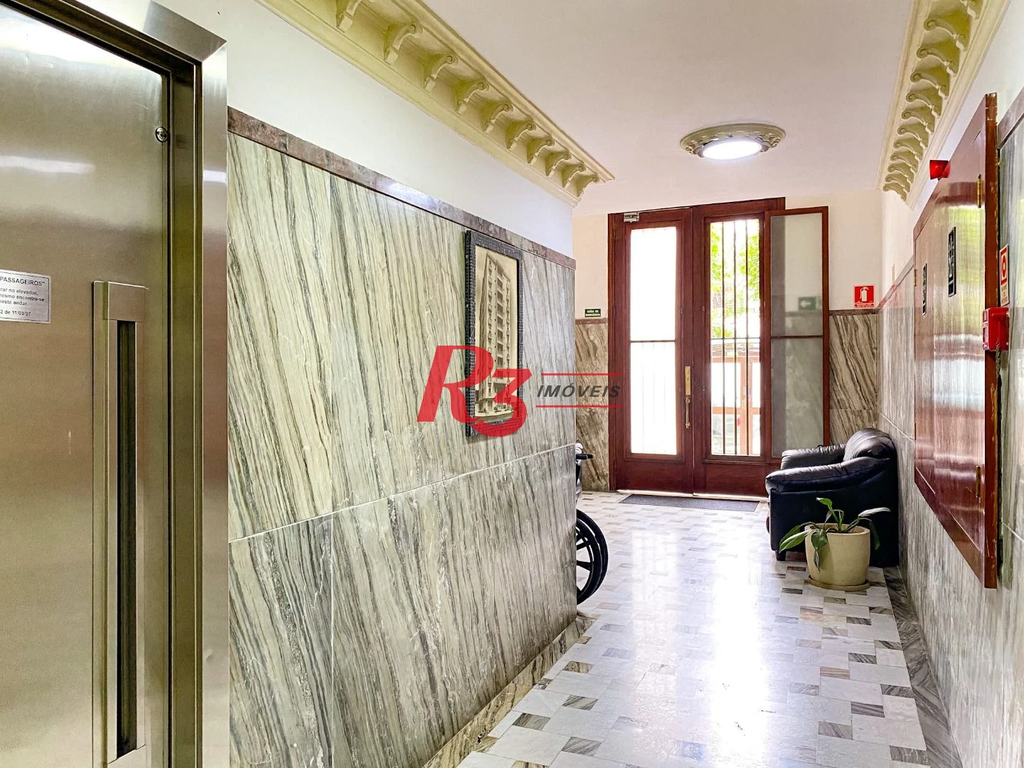 Apartamento com 2 dormitórios à venda, 57 m² por R$ 469.000,00 - Boqueirão - Santos/SP