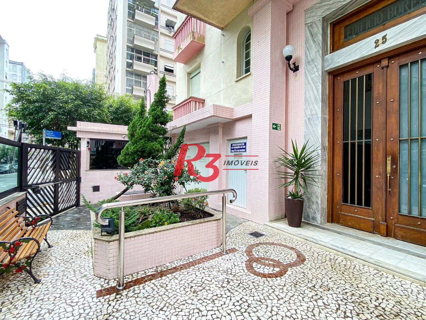 Apartamento com 2 dormitórios à venda, 57 m² por R$ 469.000,00 - Boqueirão - Santos/SP
