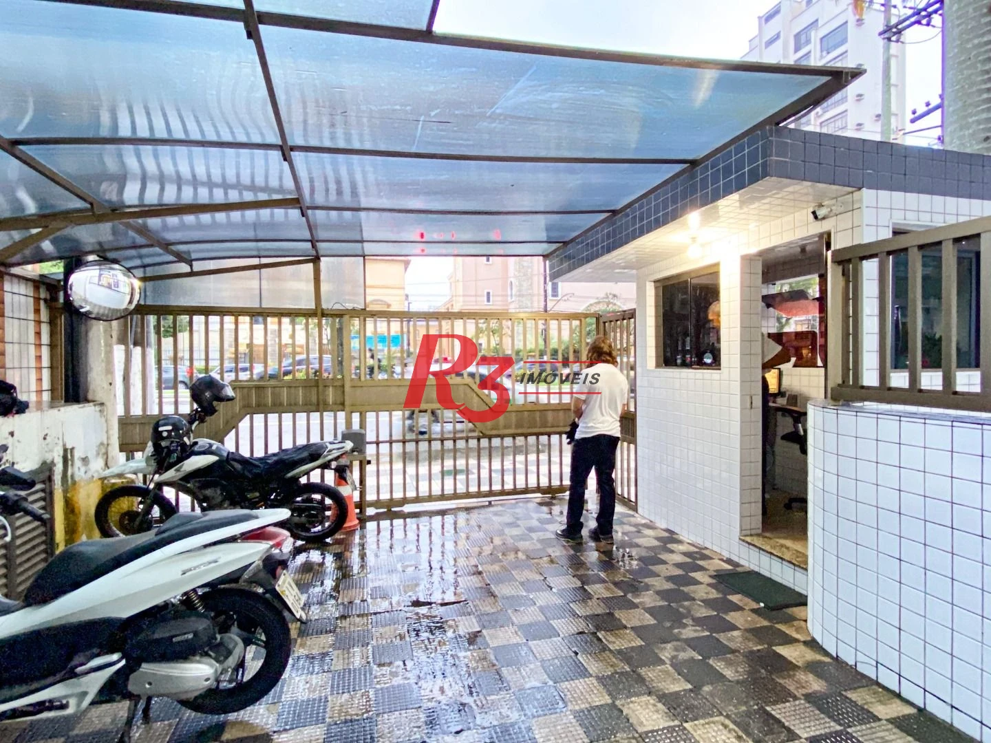 Apartamento com 2 dormitórios à venda, 98 m² por R$ 555.000,00 - Gonzaga - Santos/SP