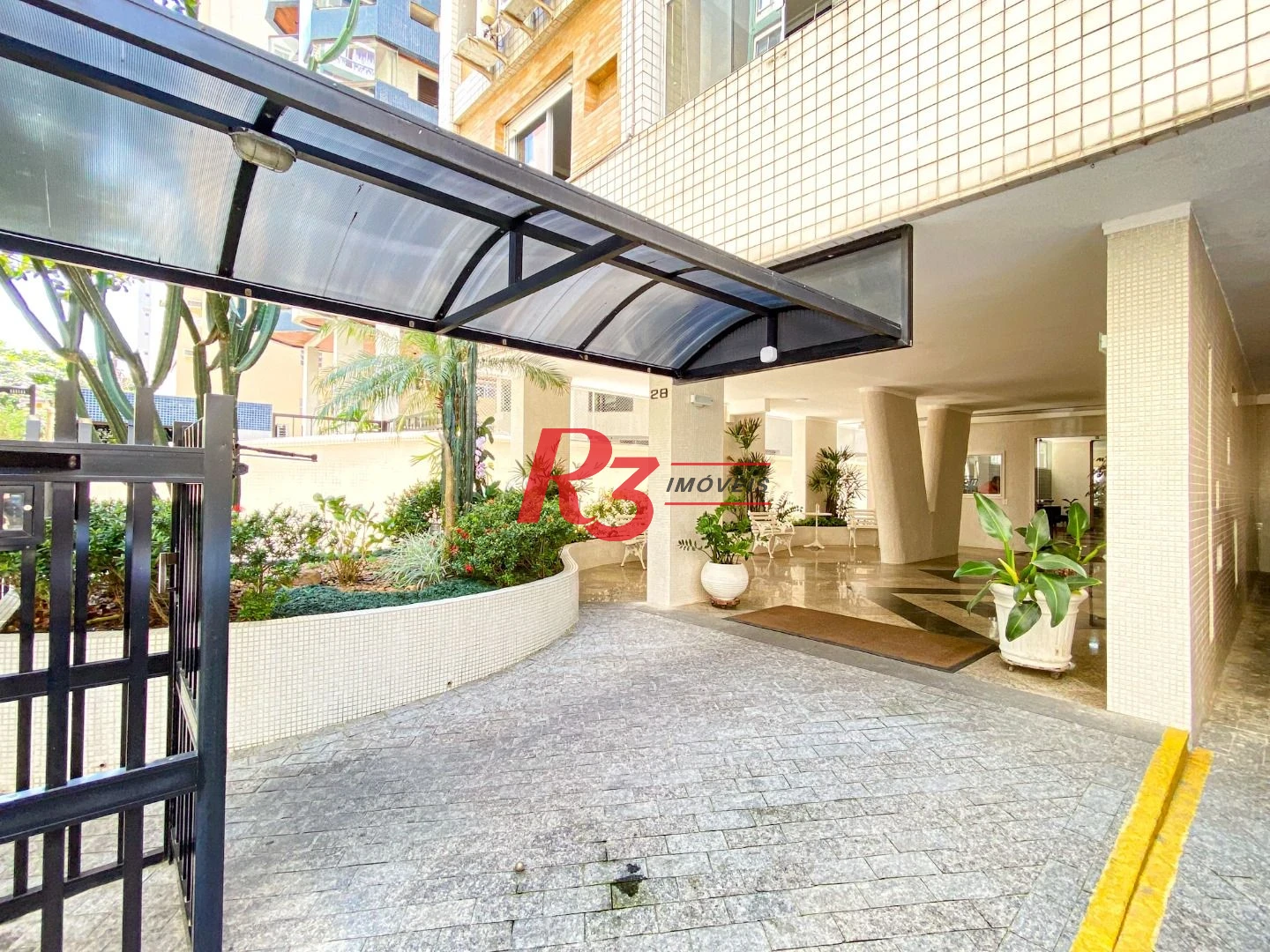 Apartamento 2 dormitórios, 2 suítes no bairro Boqueirão, Santos-SP.