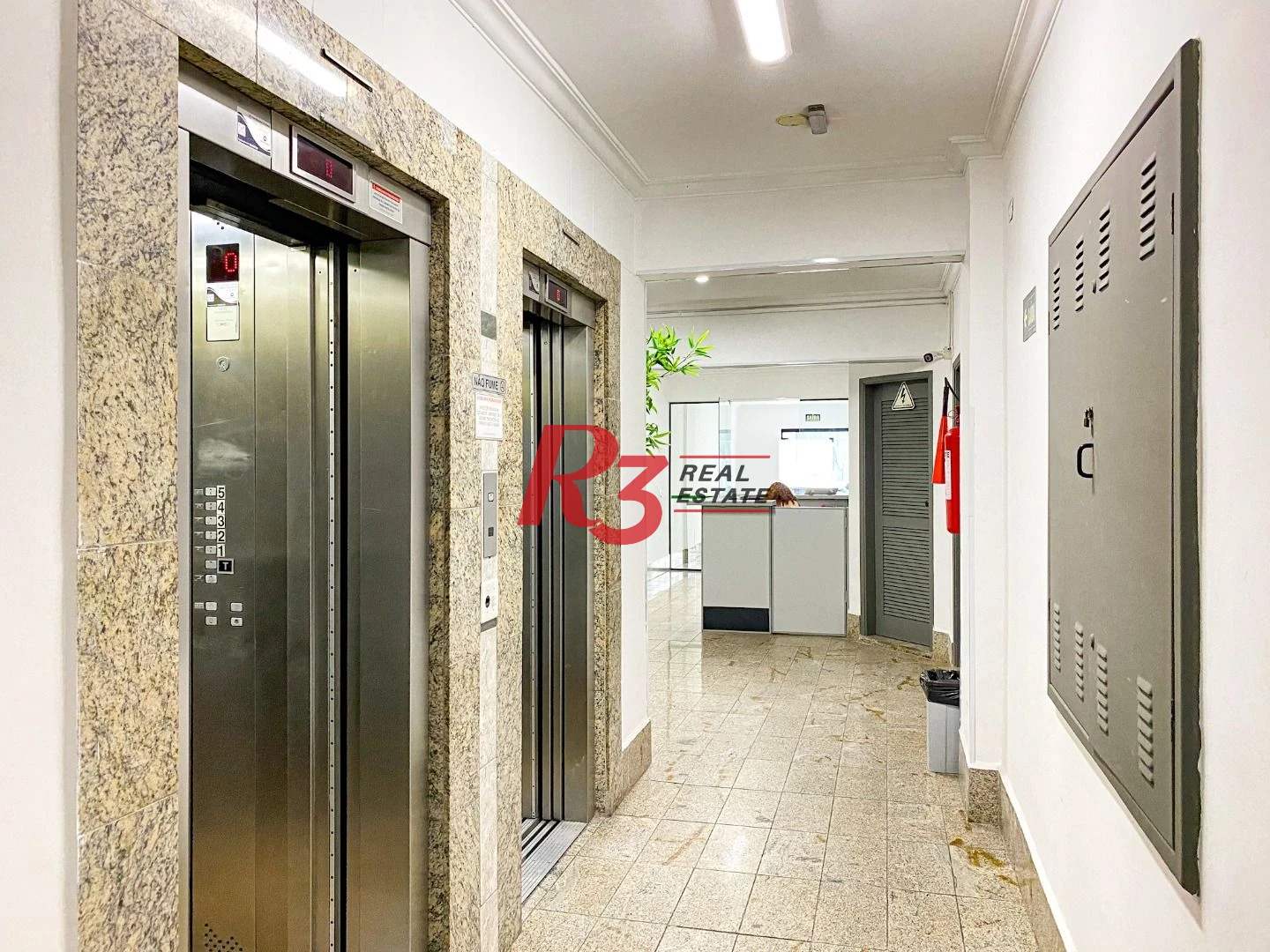 Sala, 65 m² - venda por R$ 300.000,00 ou aluguel por R$ 4.196,00/mês - Vila Matias - Santos/SP